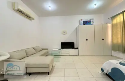 Apartment - 1 Bathroom for rent in Khalifa City A Villas - Khalifa City A - Khalifa City - Abu Dhabi