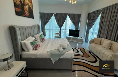 Apartment - 3 Bedrooms - 3 Bathrooms for rent in Barsha Heights (Tecom) - Dubai