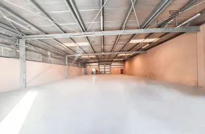 Warehouse - Studio - 2 Bathrooms for rent in Al Qusais Industrial Area 1 - Al Qusais Industrial Area - Al Qusais - Dubai