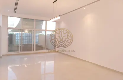 Villa - 3 Bedrooms - 3 Bathrooms for rent in Umm Suqeim - Dubai