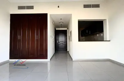 Apartment - 1 Bathroom for rent in Al Barsha 1 - Al Barsha - Dubai