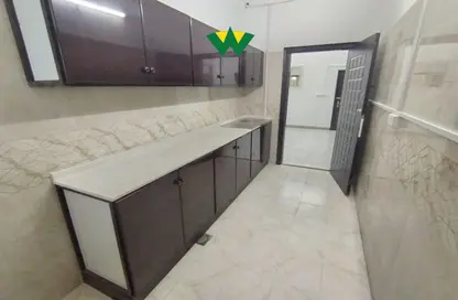 Apartment - 2 Bedrooms - 1 Bathroom for rent in Baniyas East - Baniyas - Abu Dhabi