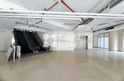 Show Room - Studio for rent in Corniche Road - Abu Dhabi