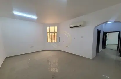 شقة - 2 غرف نوم - 2 حمامات للايجار في شبانة عشارج - اشارج - العين