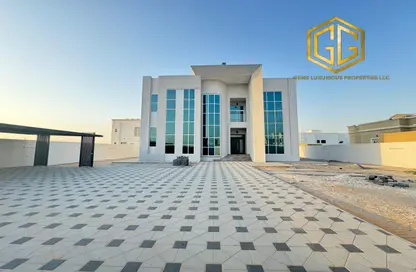 Villa - 5 Bedrooms - 6 Bathrooms for rent in Al Aweer 1 - Al Aweer - Dubai