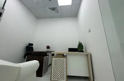 Business Centre - Studio - 1 Bathroom for rent in Red Avenue - Al Garhoud - Dubai