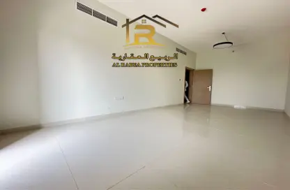 Apartment - 3 Bedrooms - 4 Bathrooms for rent in Al Jurf 2 - Al Jurf - Ajman Downtown - Ajman