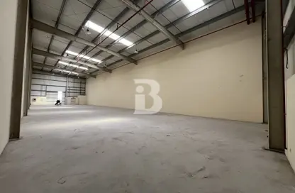 Warehouse - Studio for rent in Phase 1 - Dubai Investment Park (DIP) - Dubai