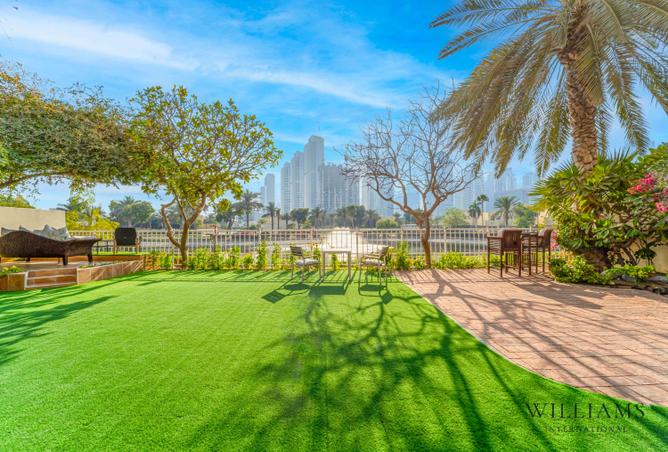 Villa - 4 Bedrooms - 4 Bathrooms for sale in Meadows 2 - Meadows - Dubai