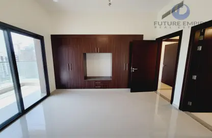 Apartment - 3 Bedrooms - 4 Bathrooms for rent in DuWest Residence - Jumeirah Garden City - Al Satwa - Dubai