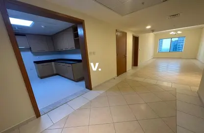 Apartment - 3 Bedrooms - 3 Bathrooms for rent in 21st Century Tower - Sheikh Zayed Road - Dubai