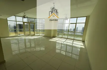 Apartment - 3 Bedrooms - 4 Bathrooms for rent in Al Anwar Tower - Al Khan Lagoon - Al Khan - Sharjah