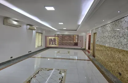 فيلا - استوديو - 5 حمامات للايجار في الجميرا - دبي