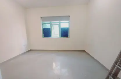 Apartment - 1 Bathroom for rent in Muwaileh 3 Building - Muwaileh - Sharjah