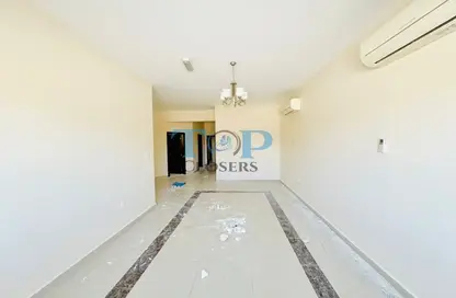 Apartment - 3 Bedrooms - 3 Bathrooms for rent in Al Dafeinah - Asharej - Al Ain