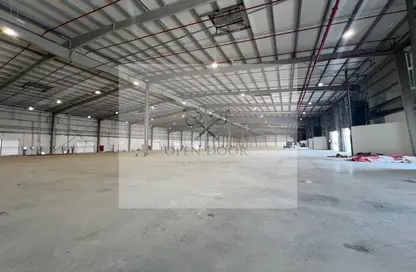 Warehouse - Studio - 4 Bathrooms for rent in Al Markaz Industrial Development - Al Dhafrah - Abu Dhabi