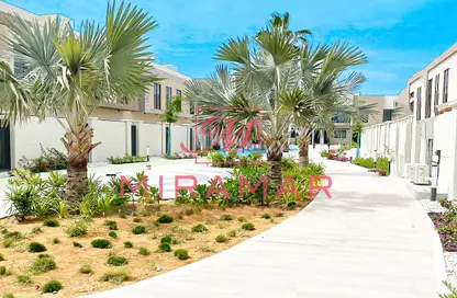 Townhouse - 2 Bedrooms - 3 Bathrooms for rent in Aldhay at Bloom Gardens - Bloom Gardens - Al Salam Street - Abu Dhabi