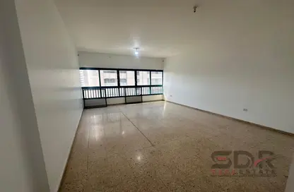 Apartment - 4 Bedrooms - 4 Bathrooms for rent in Emerald Tower - Khalifa Street - Abu Dhabi