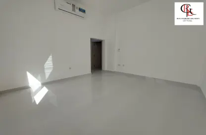 Apartment - 3 Bedrooms - 2 Bathrooms for rent in Shakhbout City - Abu Dhabi