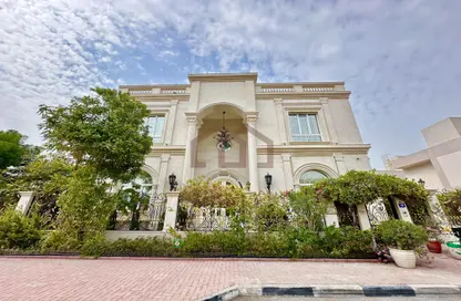 Villa - 7+ Bedrooms - 7+ Bathrooms for sale in Jumeirah 1 Villas - Jumeirah 1 - Jumeirah - Dubai