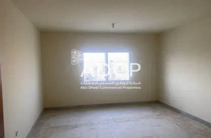 Apartment - 2 Bedrooms - 2 Bathrooms for rent in Baniyas - Abu Dhabi