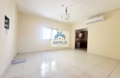 Apartment - 1 Bathroom for rent in Muwailih Building - Muwaileh - Sharjah