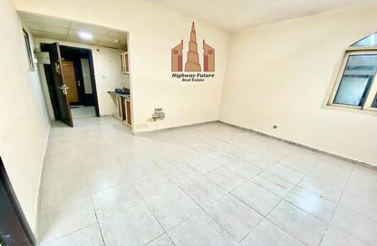 Apartment - Studio - 1 Bathroom for rent in Muwaileh 3 Building - Muwaileh - Sharjah