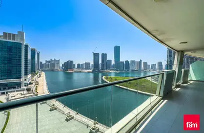 Apartment - 2 Bedrooms - 2 Bathrooms for sale in Bay's Edge - Business Bay - Dubai