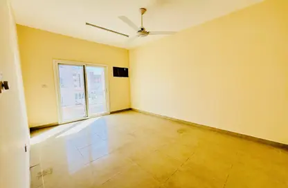 Apartment - 2 Bedrooms - 1 Bathroom for rent in SG Muwaileh Building - Muwaileh - Sharjah