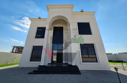 Villa - 4 Bedrooms - 6 Bathrooms for rent in Al Aweer 1 - Al Aweer - Dubai