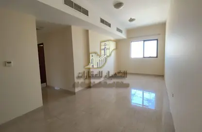 Apartment - 3 Bedrooms - 3 Bathrooms for rent in Al Jurf Industrial 3 - Al Jurf Industrial - Ajman