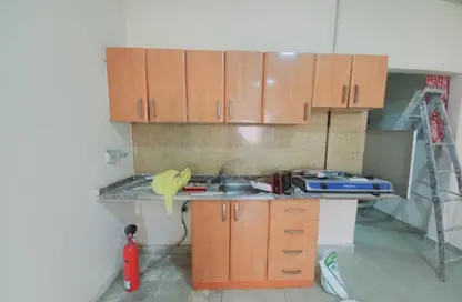 Apartment - 1 Bathroom for rent in Fire Station Road - Muwaileh - Sharjah