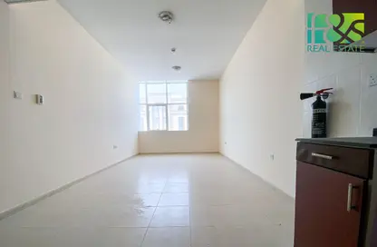 Apartment - 1 Bathroom for rent in Union Tower - Al Seer - Ras Al Khaimah