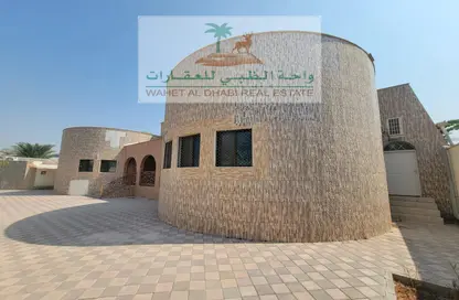 Villa - 7 Bathrooms for rent in Al Tala'a - Mughaidir - Sharjah