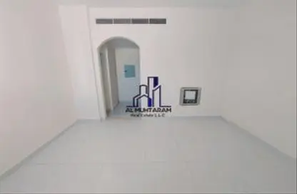 Apartment - 1 Bedroom - 1 Bathroom for rent in Muwailih Building - Muwaileh - Sharjah