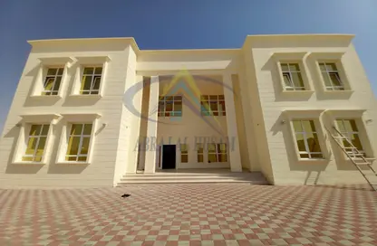 Villa - 4 Bedrooms - 5 Bathrooms for sale in Shakhbout City - Abu Dhabi