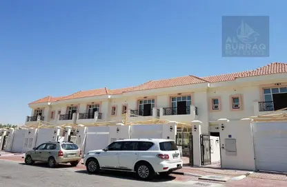 Villa - 4 Bedrooms - 5 Bathrooms for rent in Mirdif - Dubai