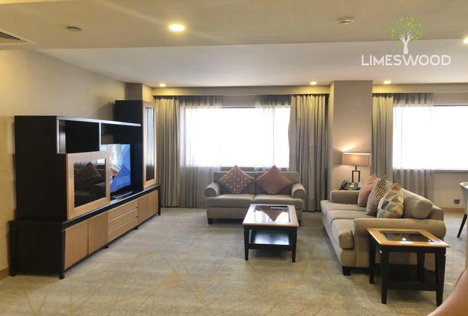 Rent In Corniche Deira: Massive 1br All Bills Included 5mins Walk To ...