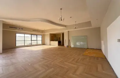 Apartment - 5 Bedrooms for rent in Al Hooshi Villas - Hoshi - Al Badie - Sharjah