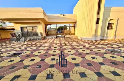 Villa - 5 Bedrooms - 5 Bathrooms for rent in Al Jazzat - Al Riqqa - Sharjah