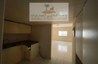 Apartment - 2 Bathrooms for rent in Zakhir Tower 2 - Zakhir Towers - Al Taawun - Sharjah