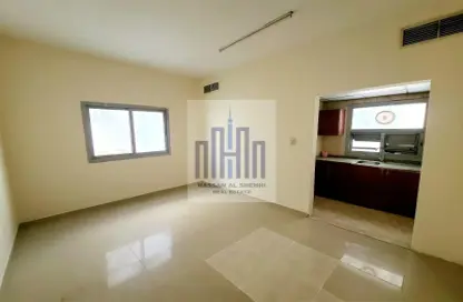 Apartment - 1 Bathroom for rent in Muwaileh 3 Building - Muwaileh - Sharjah