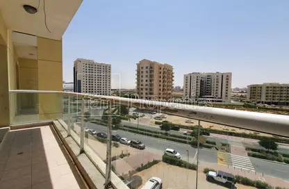 Apartment - 3 Bedrooms - 3 Bathrooms for rent in Mazaya 8 - Queue Point - Dubai Land - Dubai