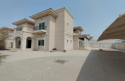 Villa - 5 Bedrooms - 7 Bathrooms for rent in Al Falaj - Al Riqqa - Sharjah