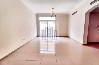 Apartment - 1 Bedroom - 2 Bathrooms for rent in Muwaileh 29 Building - Muwaileh - Sharjah