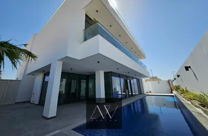 Villa - 5 Bedrooms - 7 Bathrooms for sale in Nad Al Sheba Gardens - Nad Al Sheba 1 - Nad Al Sheba - Dubai