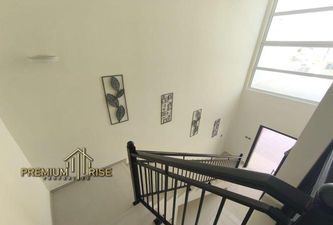 Villa - 3 Bedrooms - 5 Bathrooms for rent in Primrose - Damac Hills 2 - Dubai