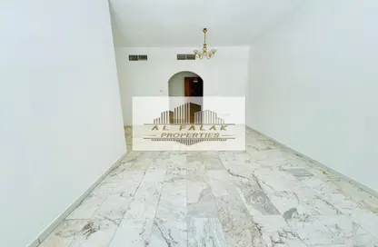 Apartment - 2 Bedrooms - 2 Bathrooms for rent in Saeed Al Alami Building - Al Taawun - Sharjah