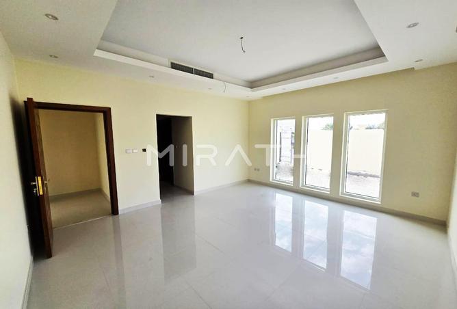 Villa - 5 Bedrooms - 5 Bathrooms for rent in Umm Suqeim 3 Villas - Umm Suqeim 3 - Umm Suqeim - Dubai