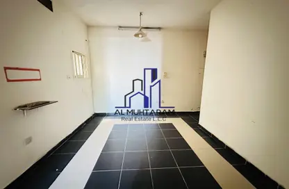 Apartment - 2 Bedrooms - 1 Bathroom for rent in Fire Station Road - Muwaileh - Sharjah